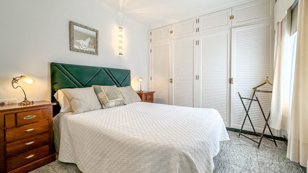 Properties for sale in Lanzarote Puerto del Carmen Ref Local (3 of 6)