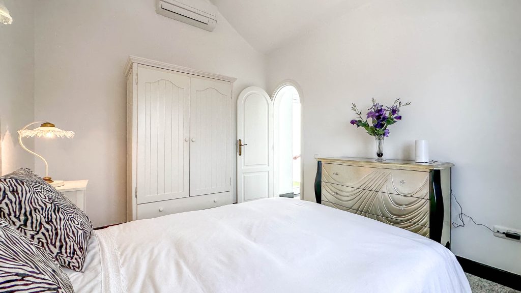 Properties for sale in Lanzarote Puerto del Carmen Ref Local (6 of 6)