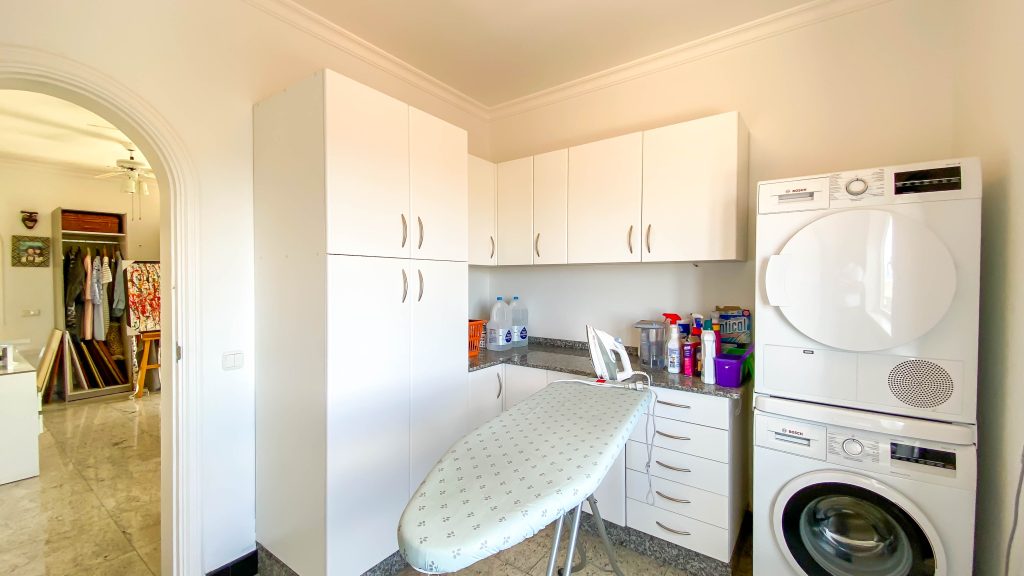 Roper Properties Property Houses Apartments Villas for sale Lanzarote Puerto del Carmen. Ref 2986. (65 of 65)